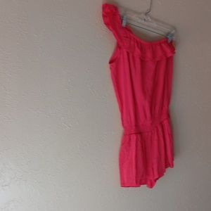 GUESS misses romper coral in color size (S) gorgeous off shoulder